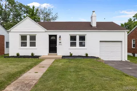 1510 Westmont Pl, Saint Louis, MO 63130