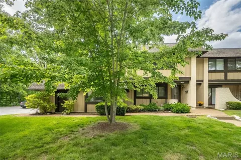 2613 Hampton Rd, Saint Charles, MO 63303