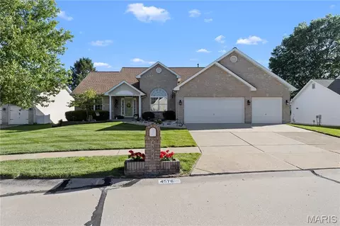 4576 Kerth Forest Dr, Saint Louis, MO 63128