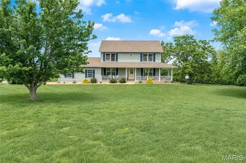 301 Ridgewood Ct, Farmington, MO 63640