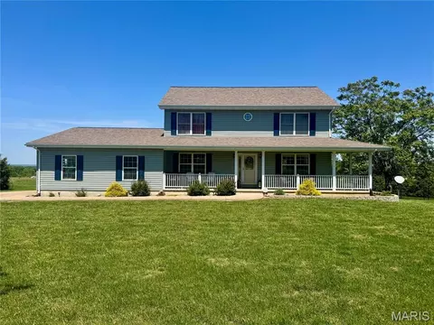 301 Ridgewood Ct, Farmington, MO 63640