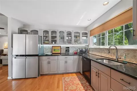 Kitchen - 15711 Eldon Ridge Dr, Chesterfield, MO 63017 photo 1 of 2