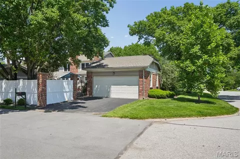 Exterior - 15711 Eldon Ridge Dr, Chesterfield, MO 63017 photo 3 of 7