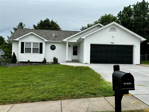 701 Ballantrae Dr, Wentzville, MO 63385