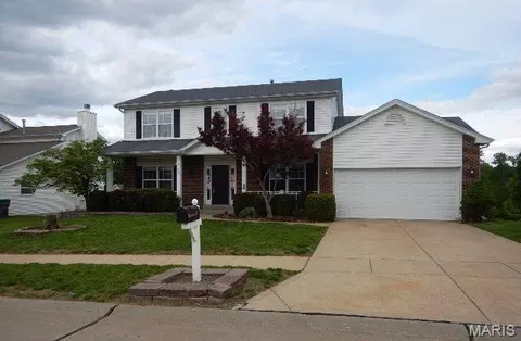 3335 Hampton Xing, Saint Charles, MO 63303
