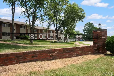 9929 Bunker Hill Dr #C, Saint Louis, MO 63123