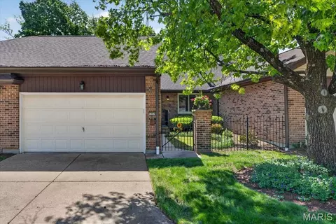 1262 Coral Bells Ct, Saint Louis, MO 63146