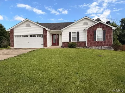 36 Colton Jesse Dr, Winfield, MO 63389