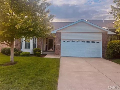 3453 Truman Terrace Dr #10, Saint Charles, MO 63301