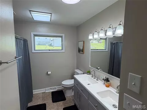 Bath - 155 Payne St, Paris, MO 65275 photo 1 of 2
