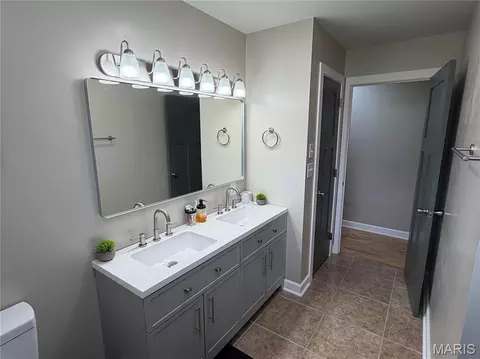 Bath - 155 Payne St, Paris, MO 65275 photo 2 of 2