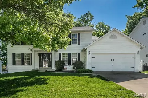 1091 Treeshade Dr, Saint Peters, MO 63376