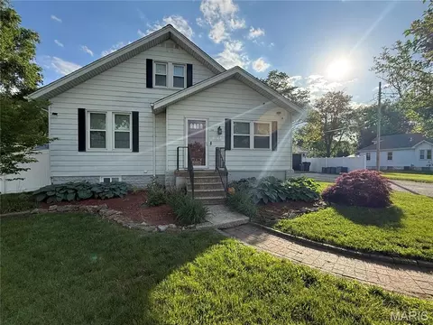 1305 West Blvd, Belleville, IL 62221