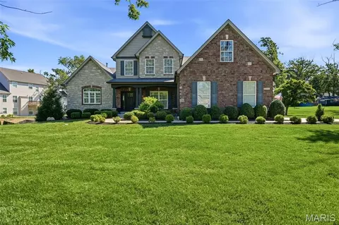 1456 Fawnvalley Ct, Des Peres, MO 63131
