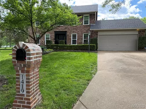 1419 Sawyers Trail Ct, Fenton, MO 63026