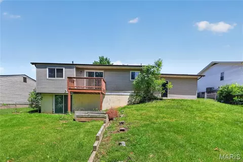 12109 La Padera Ln, Florissant, MO 63033
