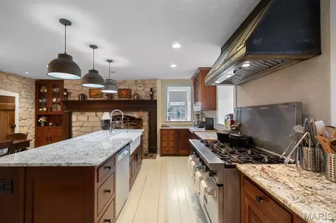 Kitchen - 5106 Noser Mill Rd, Leslie, MO 63056 photo 3 of 9