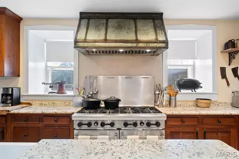 Kitchen - 5106 Noser Mill Rd, Leslie, MO 63056 photo 4 of 9