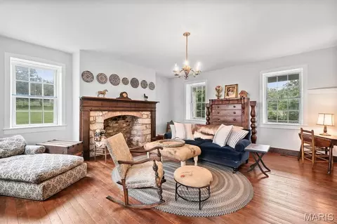 Living - 5106 Noser Mill Rd, Leslie, MO 63056 photo 1 of 3