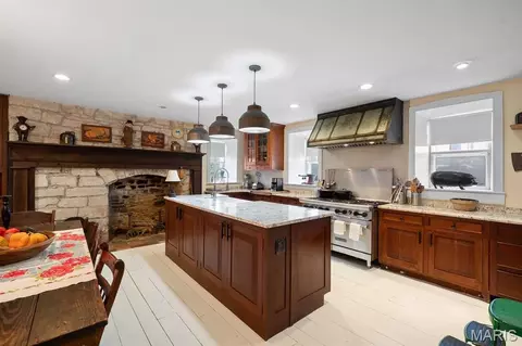 Kitchen - 5106 Noser Mill Rd, Leslie, MO 63056 photo 6 of 9