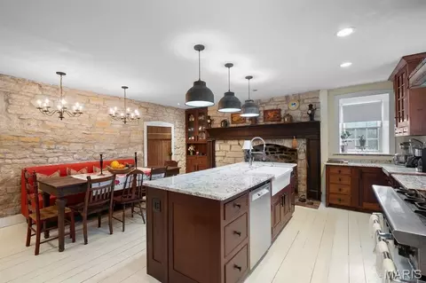 Kitchen - 5106 Noser Mill Rd, Leslie, MO 63056 photo 7 of 9