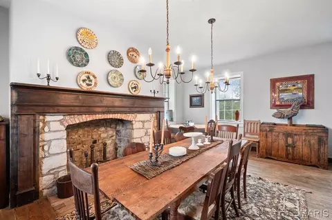 Dining - 5106 Noser Mill Rd, Leslie, MO 63056 photo 2 of 8