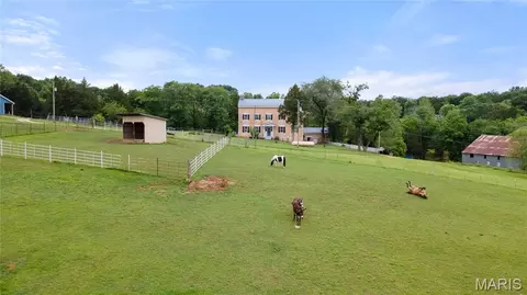 Exterior - 5106 Noser Mill Rd, Leslie, MO 63056 photo 2 of 17