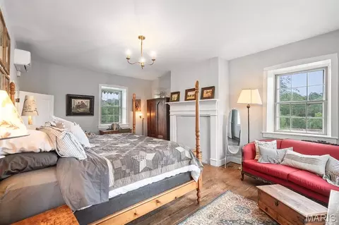 Bedroom - 5106 Noser Mill Rd, Leslie, MO 63056 photo 1 of 10