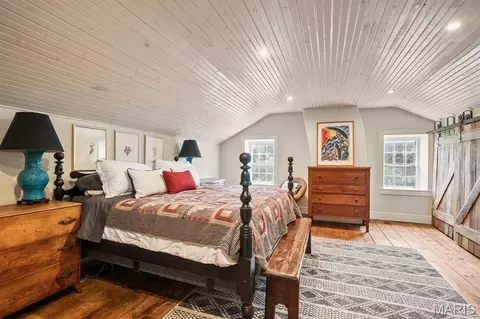 Bedroom - 5106 Noser Mill Rd, Leslie, MO 63056 photo 7 of 10
