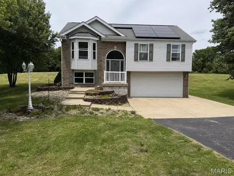 3707 Torch Club Rd, Alton, IL 62002