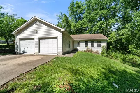 101 Gail Dr, Saint Peters, MO 63376