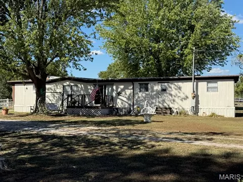 751 Torrens St, Tilden, IL 62292
