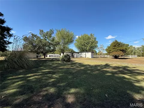 751 Torrens St, Tilden, IL 62292 photo 2