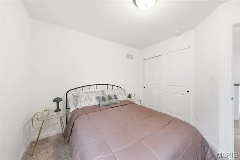 Bedroom - 512 Kit Fox Ct, Eureka, MO 63025 photo 4 of 5