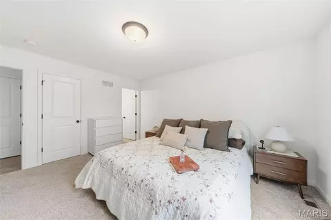 Bedroom - 512 Kit Fox Ct, Eureka, MO 63025 photo 2 of 5