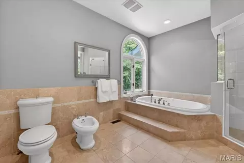 Bath - 1850 Eagle Nest Dr, Hermann, MO 65041 photo 1 of 6