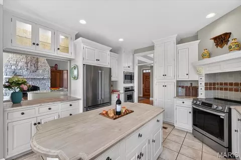Kitchen - 1850 Eagle Nest Dr, Hermann, MO 65041 photo 3 of 3