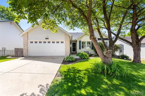 1284 Harvest Ridge Dr, Saint Charles, MO 63303