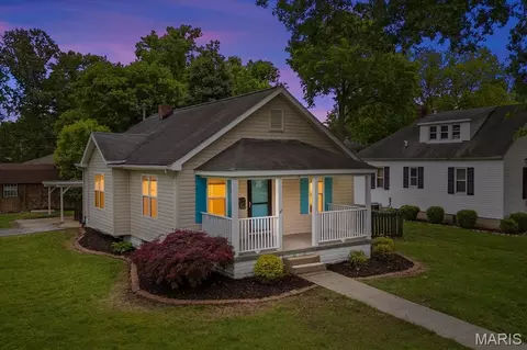 216 Jackson St, Mascoutah, IL 62258