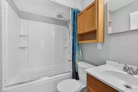 Bath - 508 Briscoe Ave, O'fallon, MO 63366 photo 1 of 2
