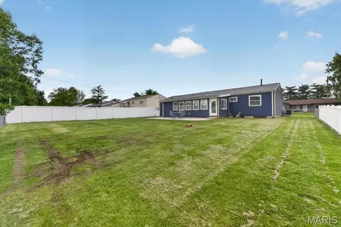 Exterior - 508 Briscoe Ave, O'fallon, MO 63366 photo 4 of 7