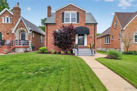 6569 Pernod Ave, Saint Louis, MO 63139