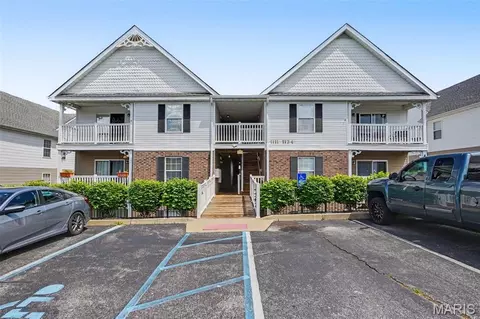 1121 Saravalle Dr, Saint Peters, MO 63376