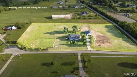 3749 Sherwood Ct, Farmington, MO 63640