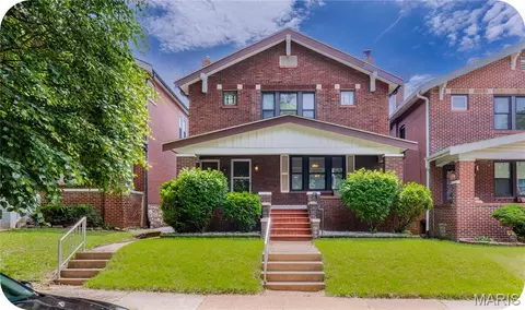 3626 Bowen St, Saint Louis, MO 63116