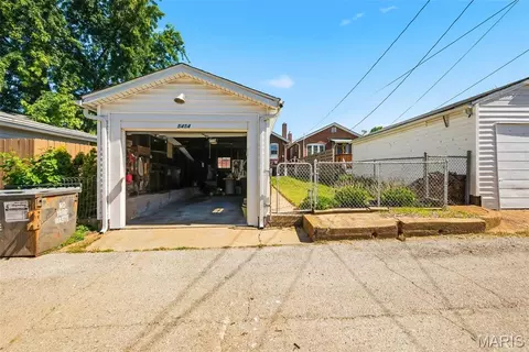Exterior - 5454 Gresham Ave, Saint Louis, MO 63109 photo 13 of 15