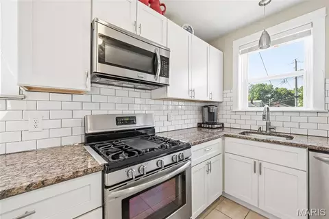 Kitchen - 5454 Gresham Ave, Saint Louis, MO 63109 photo 4 of 5
