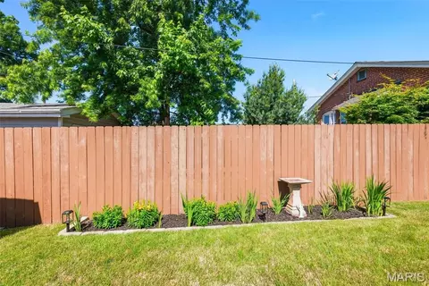 Exterior - 5454 Gresham Ave, Saint Louis, MO 63109 photo 11 of 15