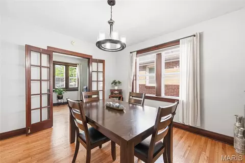 Dining - 5454 Gresham Ave, Saint Louis, MO 63109 photo 3 of 3
