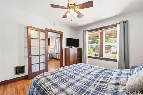 Bedroom - 5454 Gresham Ave, Saint Louis, MO 63109 photo 2 of 6
